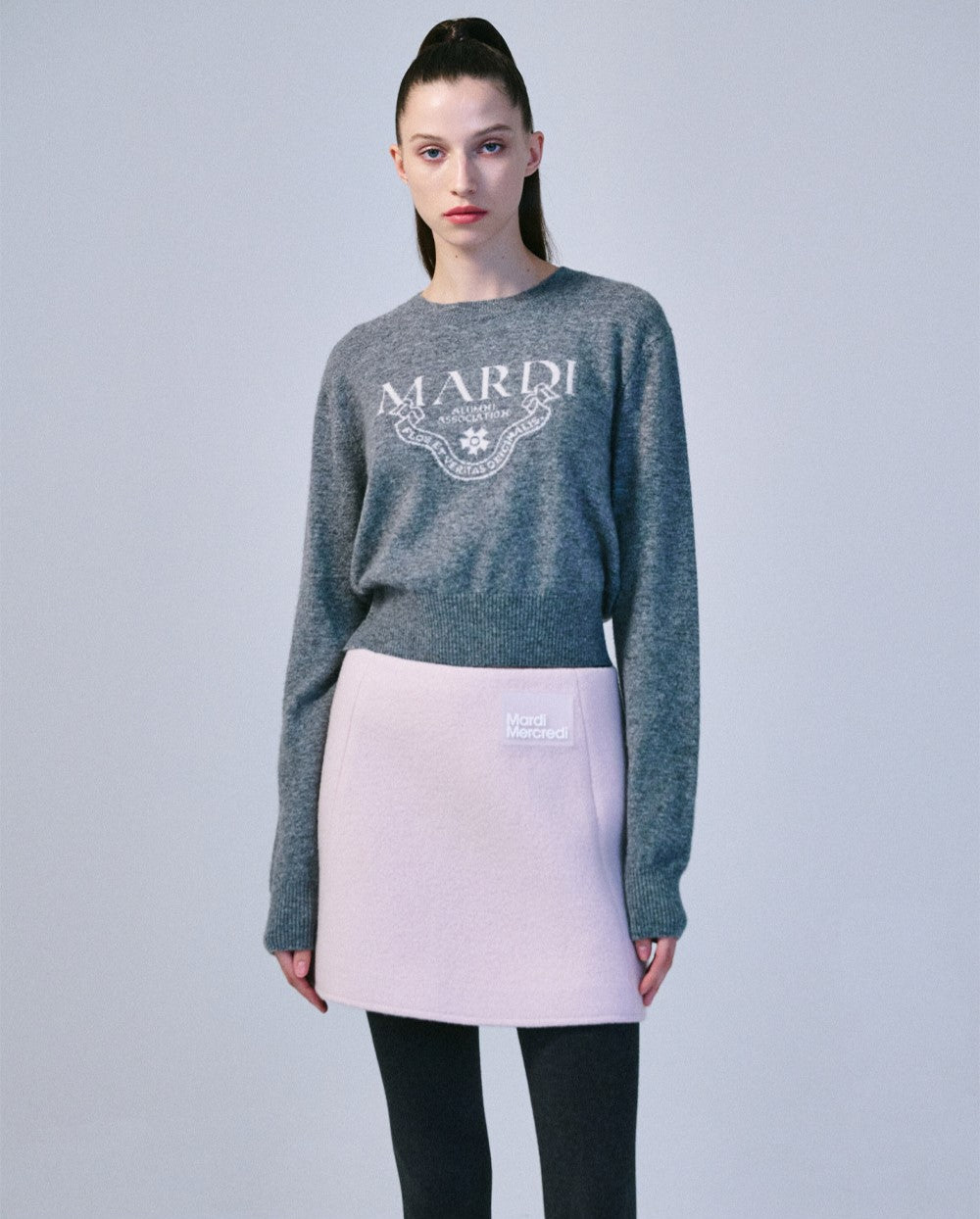 Mardi Mercredi โข Cashmere Cropped Crew Neck Alumni Classique (Grey White)