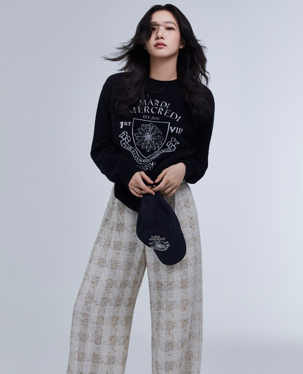 Mardi Mercredi โข Cashmere Blended Pullover Alumni Emblem (Black Ivory)