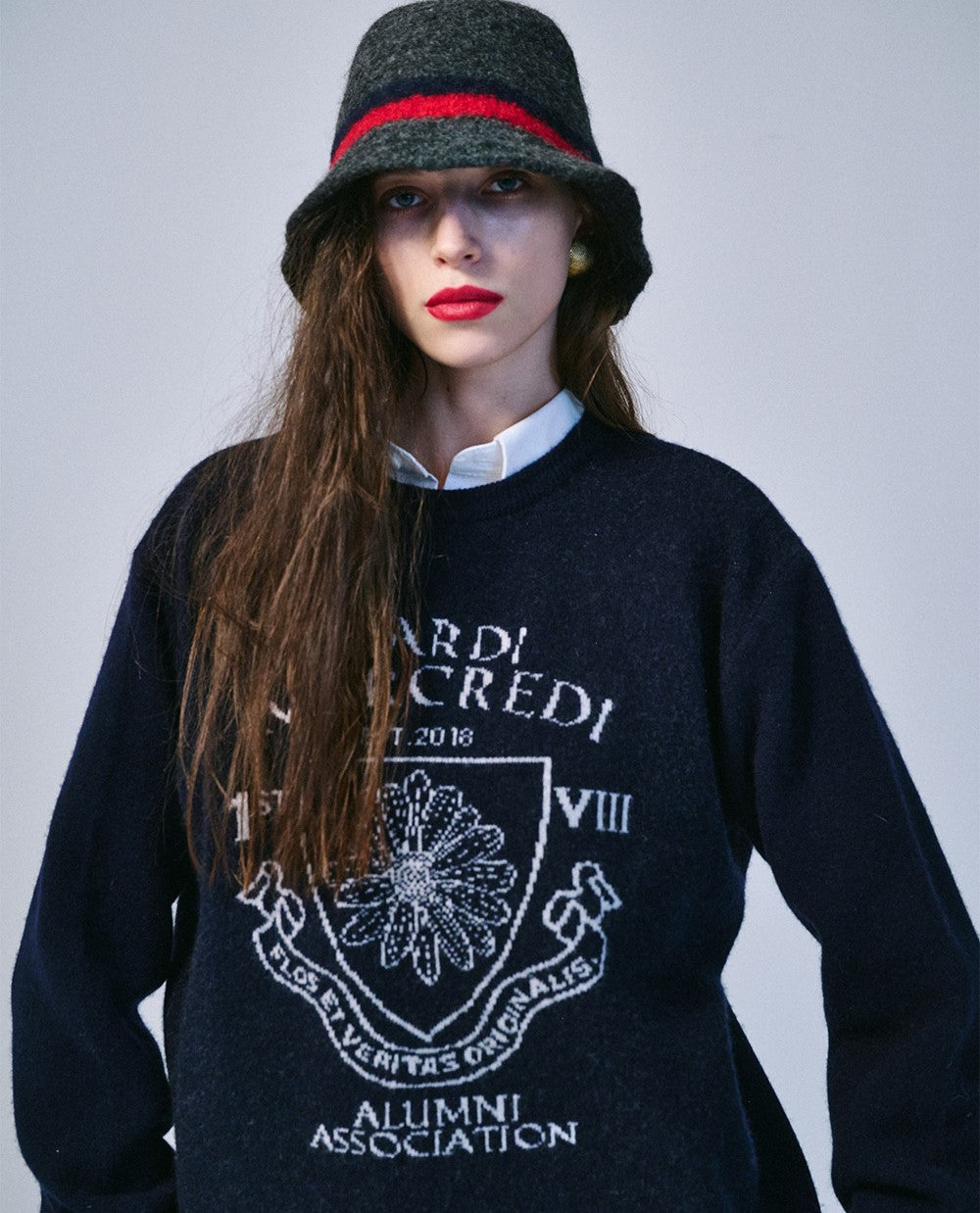 Mardi Mercredi โข Cashmere Blended Pullover Alumni Emblem (Navy Ivory)