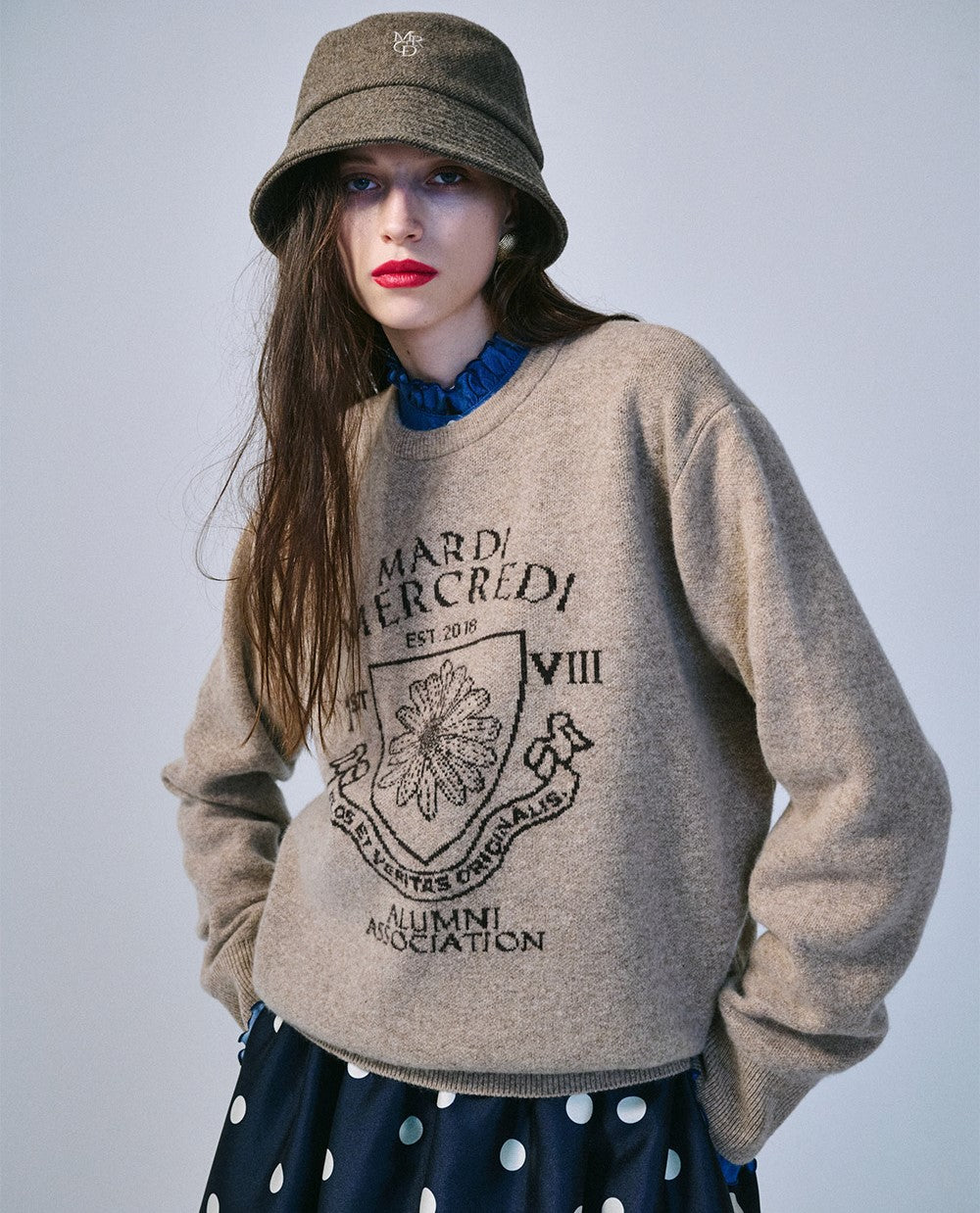Mardi Mercredi โข Cashmere Blended Pullover Alumni Emblem (Linen Brown)