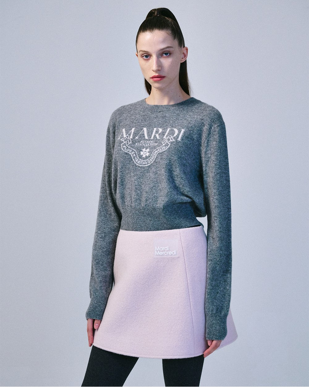 Mardi Mercredi โข Cashmere Cropped Crew Neck Alumni Classique (Grey White)