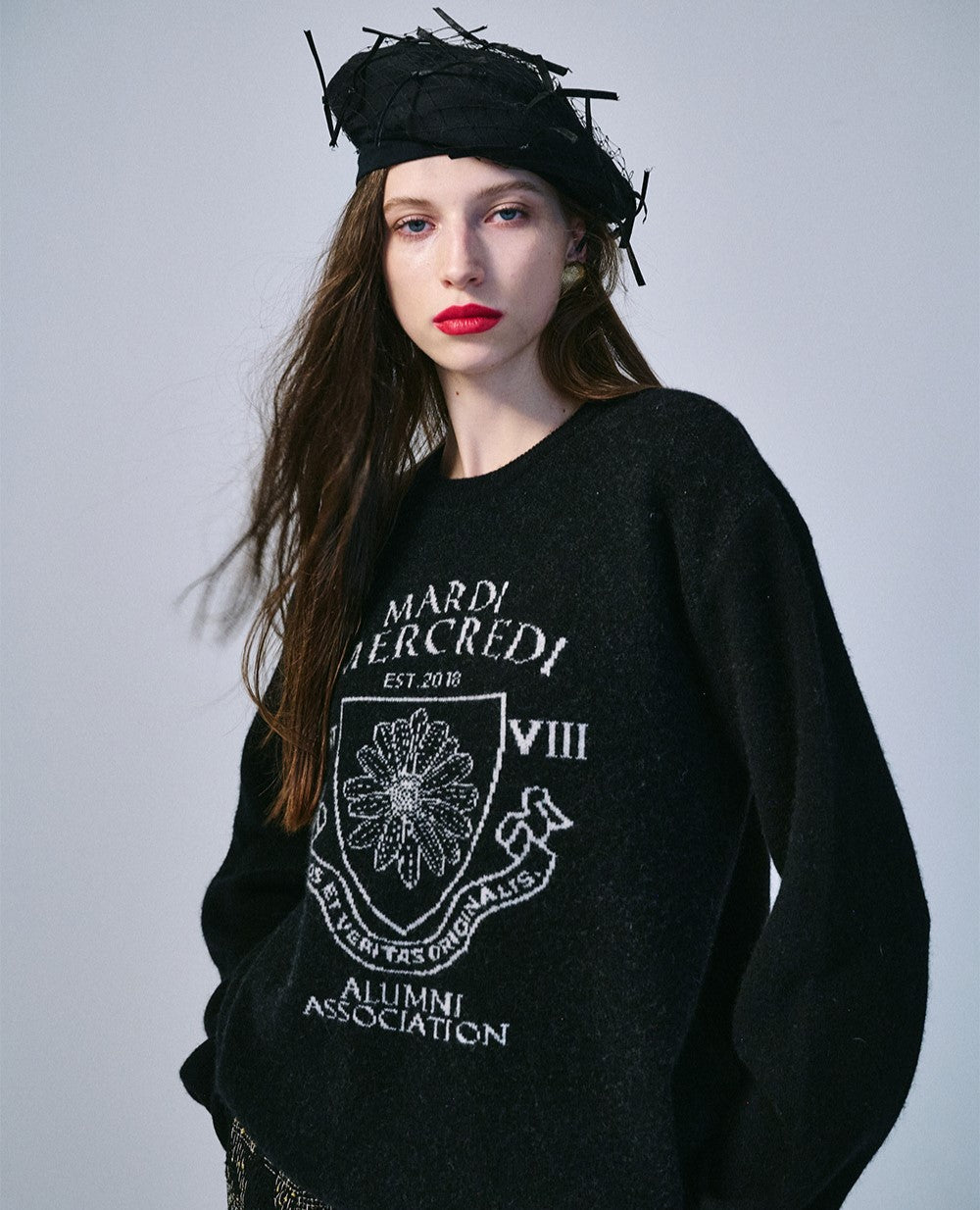Mardi Mercredi โข Cashmere Blended Pullover Alumni Emblem (Black Ivory)