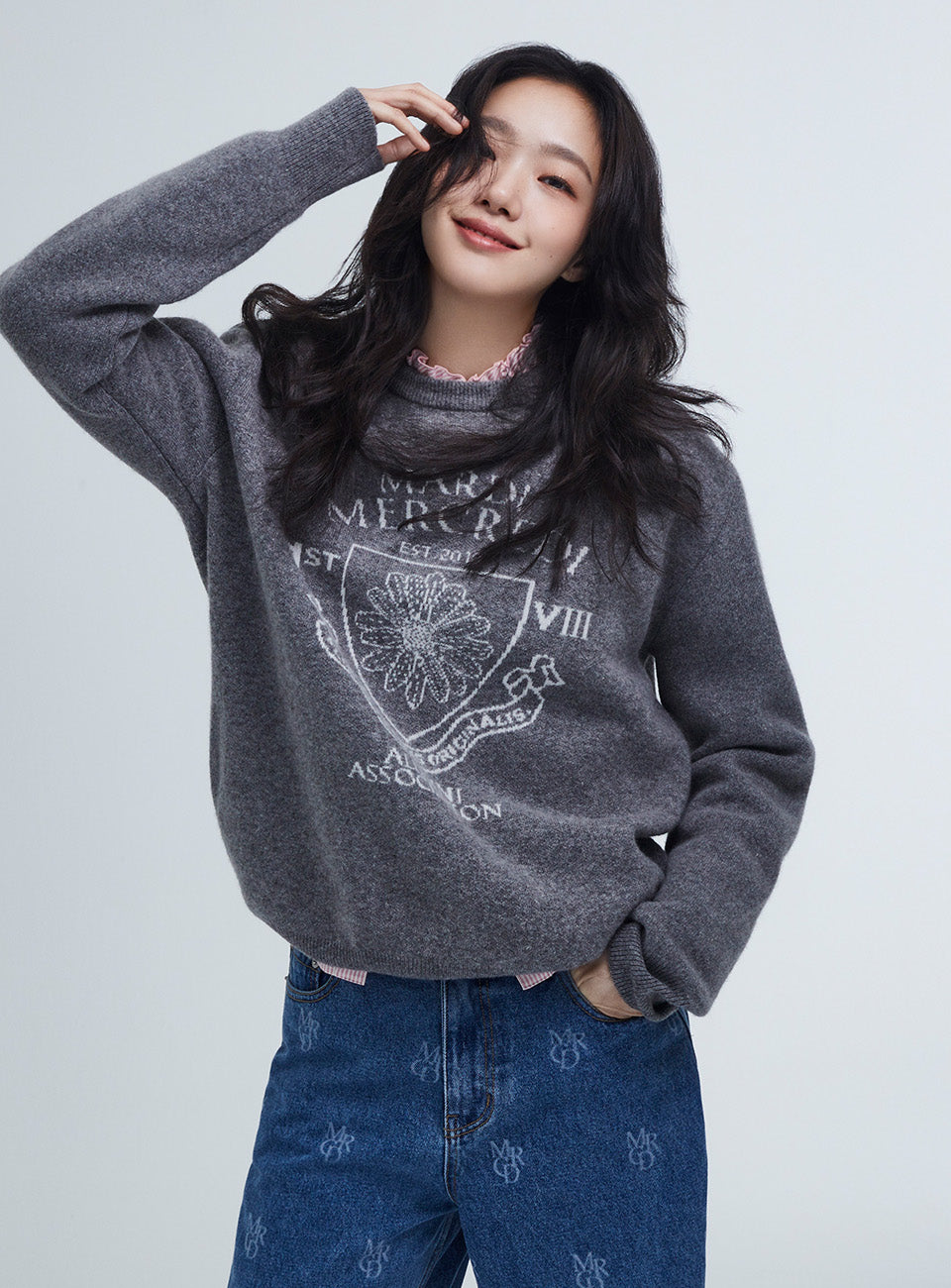 Mardi Mercredi โข Cashmere Blended Pullover Alumni Emblem (Grey Ivory)