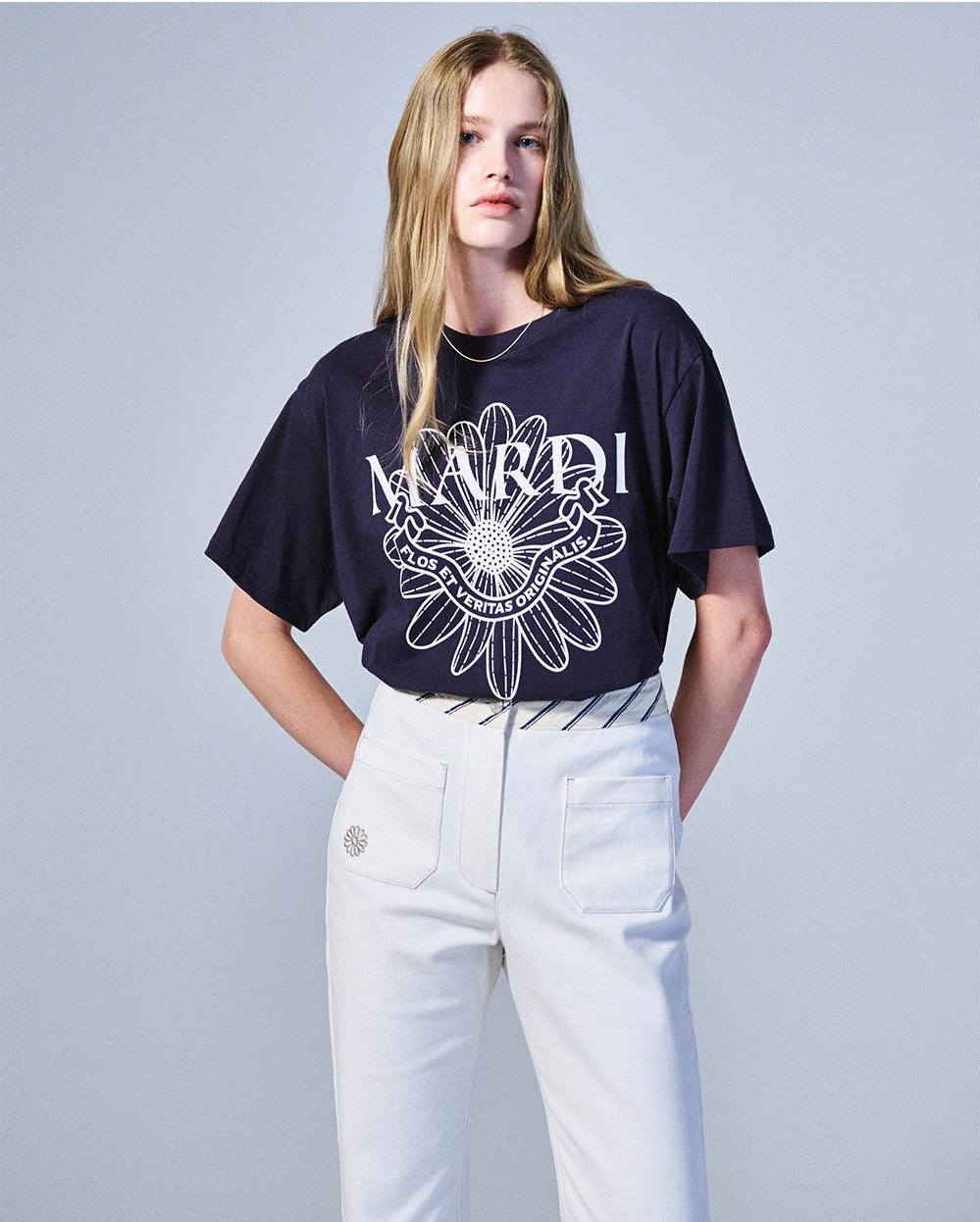 Mardi Mercredi • Tshirt FlowerMardi Alumni (Navy White)