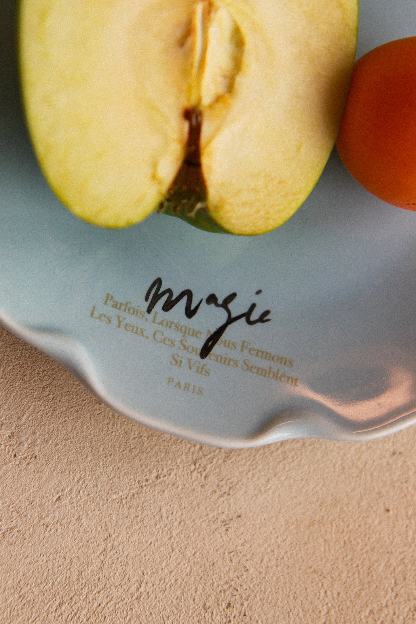 Hotel 827 la Magie Flower Plate (Sky)