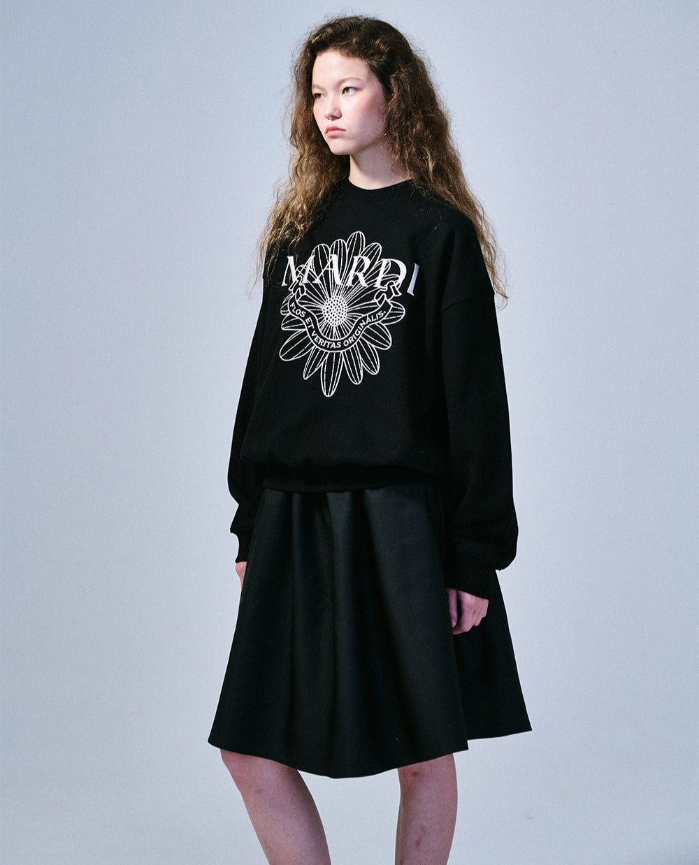 Mardi Mercredi • Sweatshirt FlowerMardi Alumni Needlework (Black Ivory)