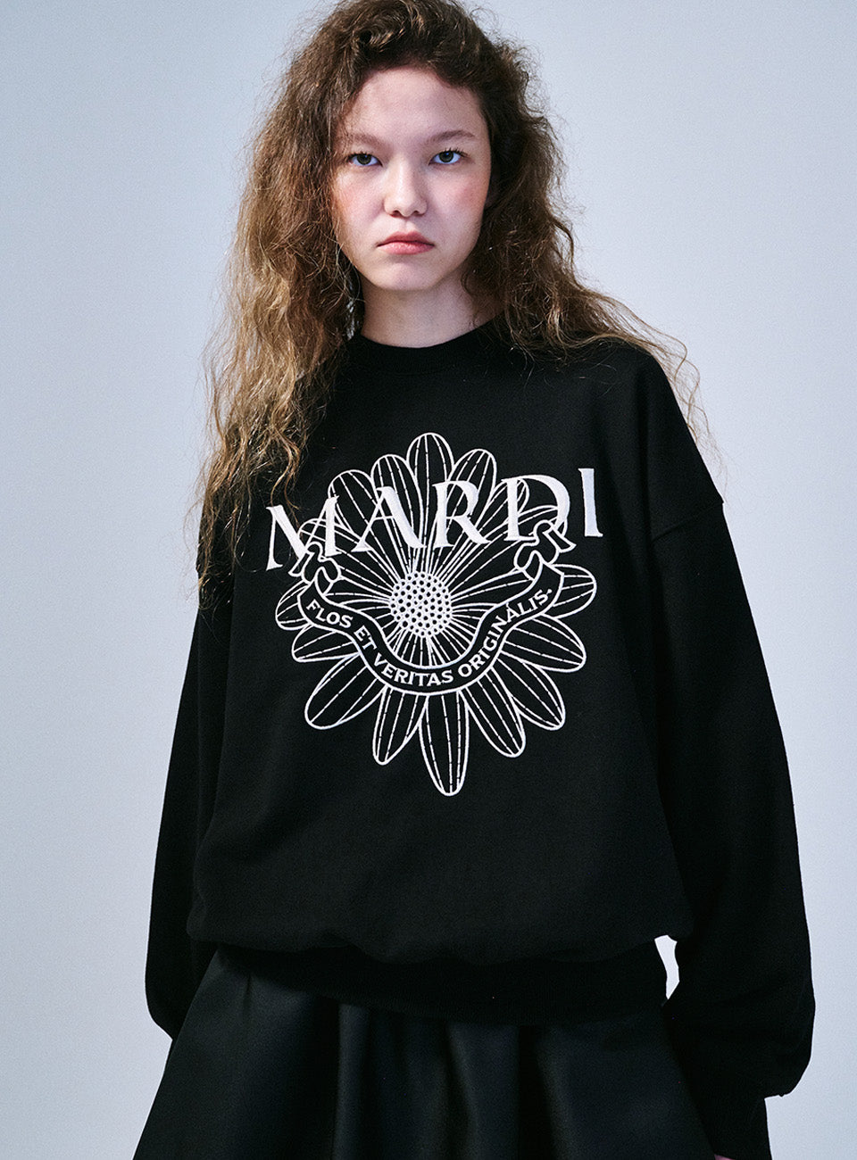 Mardi Mercredi • Sweatshirt FlowerMardi Alumni Needlework (Black Ivory)