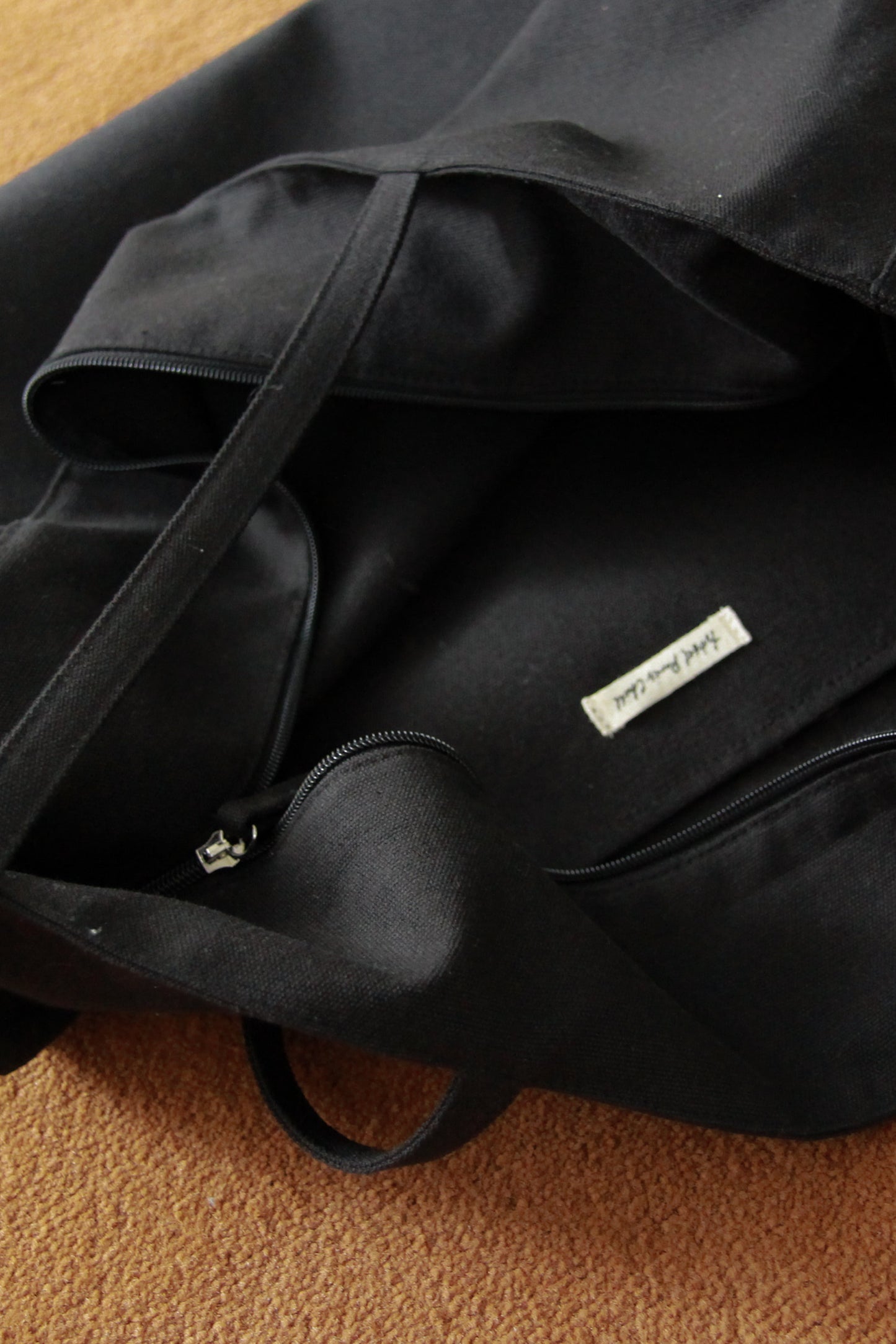 Hotel 827 La Saison of Parischill Bag (Black)