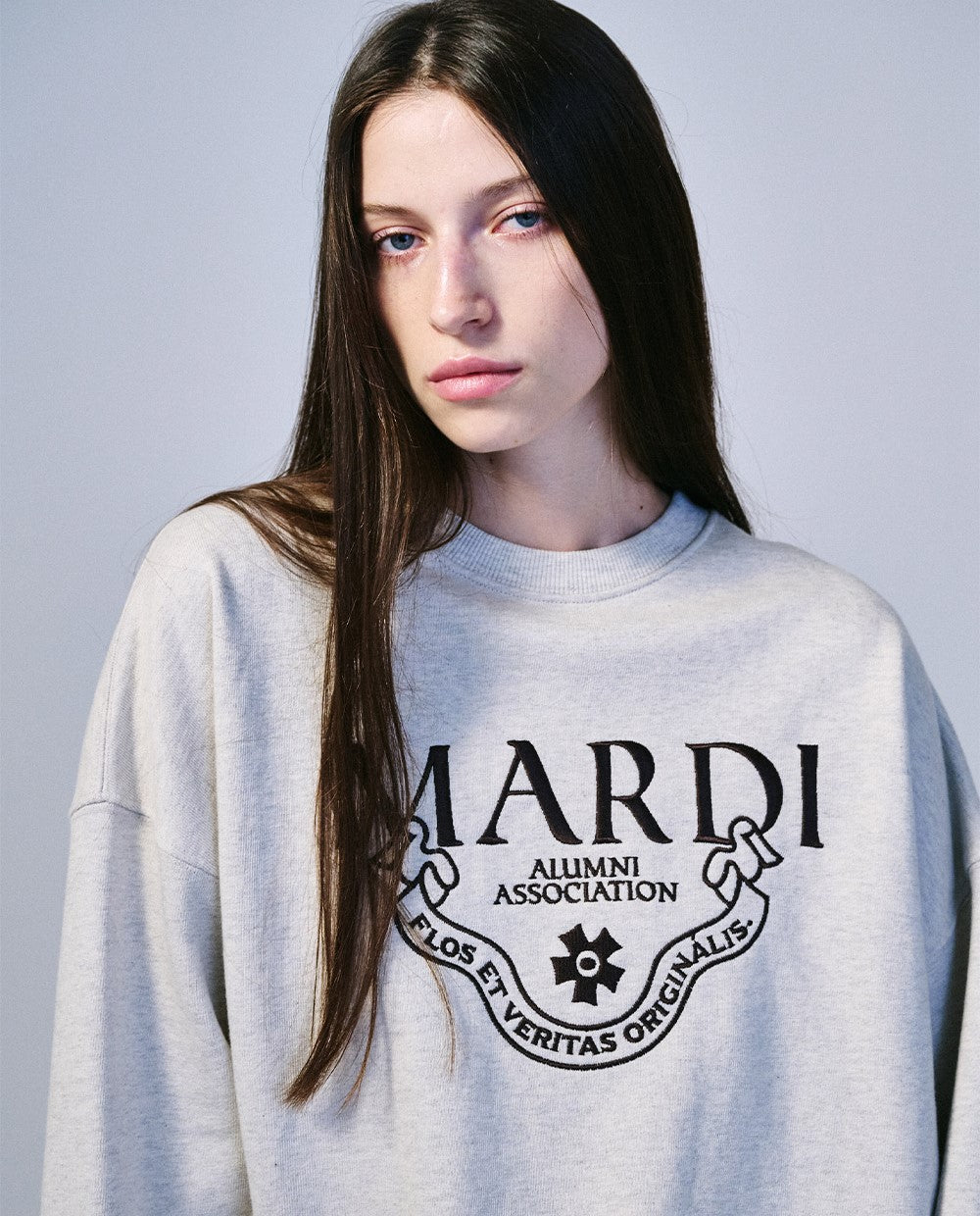 Mardi Mercredi • Sweatshirt Grand Alumni Classique Needlework (Oatmeal Brown)