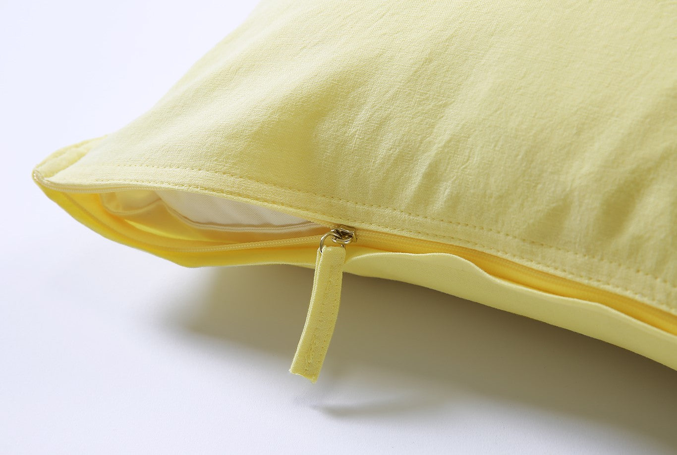 Hotel 827 Relaxed Cotton-Linen Cushion Cover (Citron)